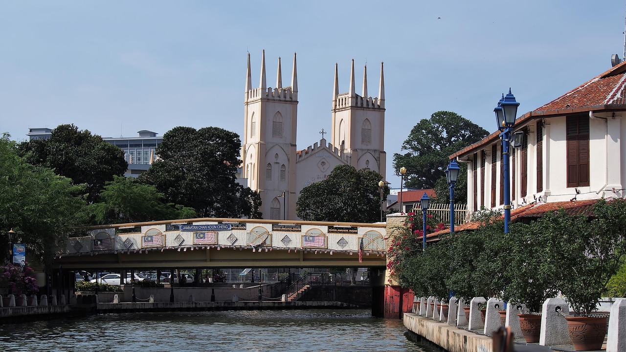 Gereja St. Francis Xavier di tepi Sungai Melaka (gambar hiasan)