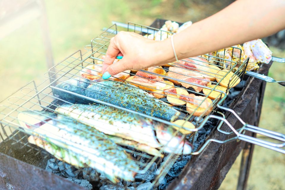 Ikan dibakar atas bara (gambar hiasan)
